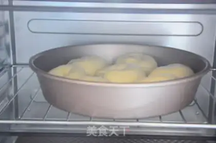 Make Coconut coconut buns step 9