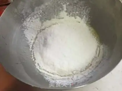 Make Eggbox pizza step 2