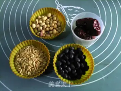 Make Red dates oatmeal step 0