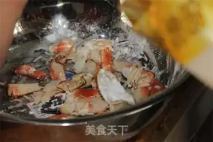 Make Thai curry crab step 1