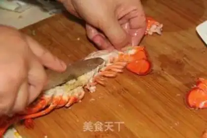 Make French white-juice lobster step 1