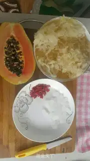 Make The papaya silver ear soup step 0