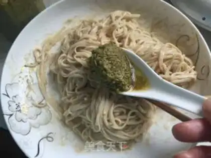 Make Shrimp fragrance noodles step 8