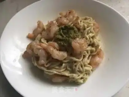 Make Shrimp fragrance noodles step 9