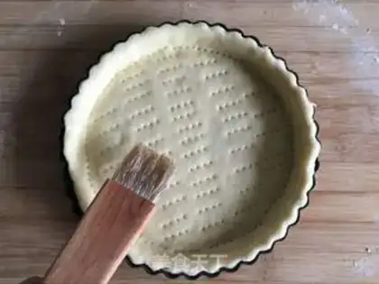 Make A tuna black olive pizza step 4