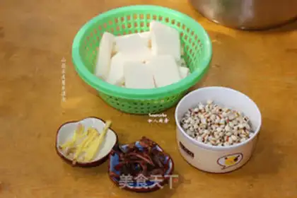 Make Wood cotton mountain medicine soup step 2