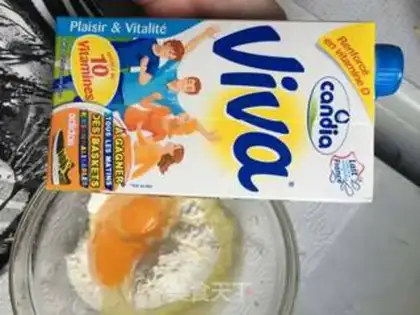 Make French traditional crepes step 1