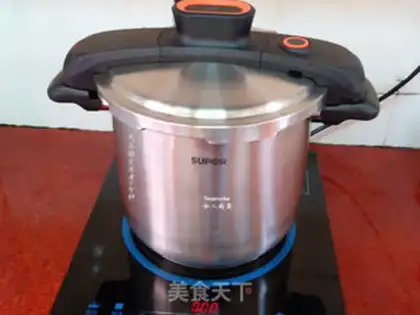 Make Wood cotton mountain medicine soup step 5