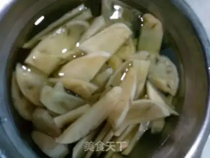 Make A light, small, fried snow fruit step 2