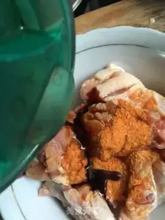 Make Honey fork on chicken legs step 1