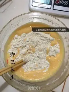 Make The durian mango cake step 3