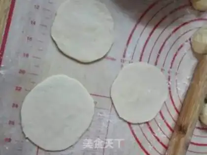 Make Three-sniffed buns step 11