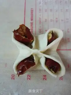 Make Three-sniffed buns step 12