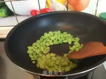 Make Bean petals for lunch step 2