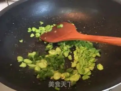 Make Bean petals for lunch step 3