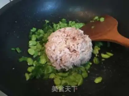Make Bean petals for lunch step 4