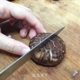 Make Ham mushroom radish soup step 1