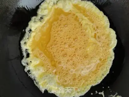Make Scrambled eggs step 2