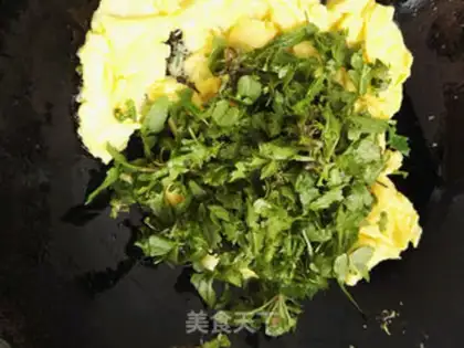 Make Scrambled eggs step 4