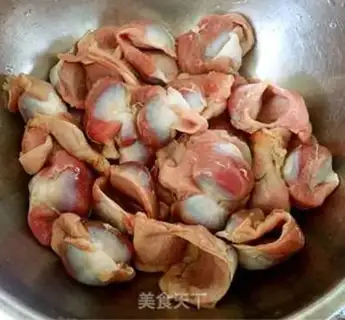 Make Piper peppers and chickens step 0