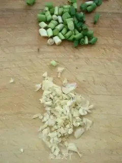 Make Garlic paste, fried ham step 1