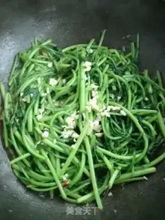 Make Garlic paste, fried ham step 5