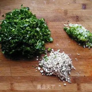 Make Old cabbage pork bun step 3