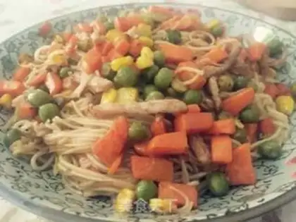 Make Three-colour breakfast noodles step 5