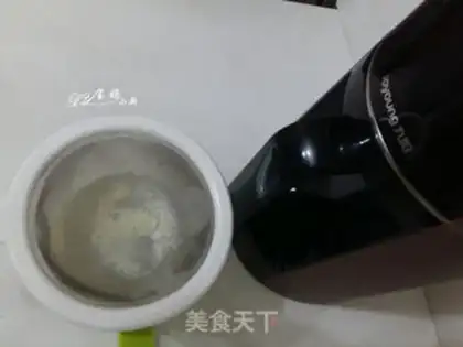 Make Soy milk, tofu meatballs step 1
