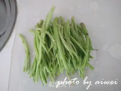 Make Scrambleded eggs step 1