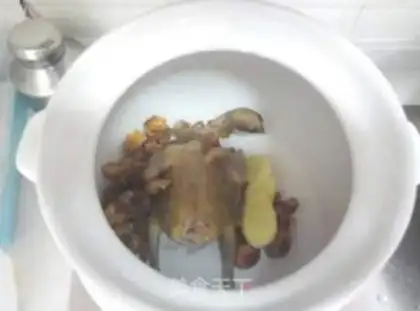 Make Pine-cooked pigeon step 3