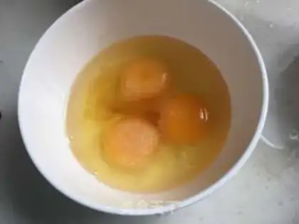 Make curry beef omelet step 1