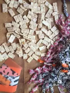 Make Cow Rolling Sugar step 4