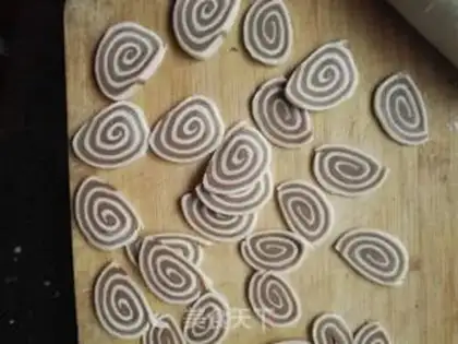Make Cat ears when fried step 3