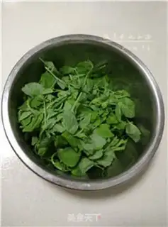 Make Pea-tip round soup step 0