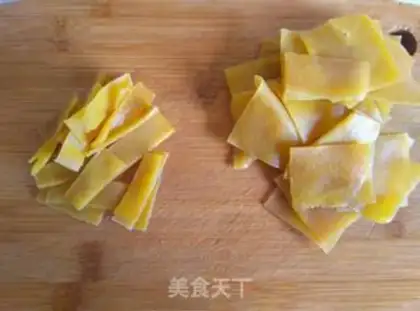 Make Garlic soy sauce step 1