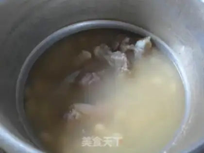 Make White bean pig hoof soup step 6