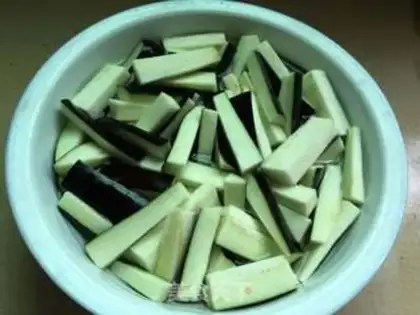 Make Meat and eggplant step 1
