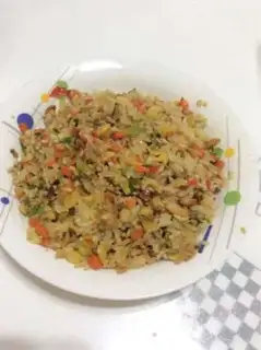 Make Shrimp eggs and pineapple fried rice step 6