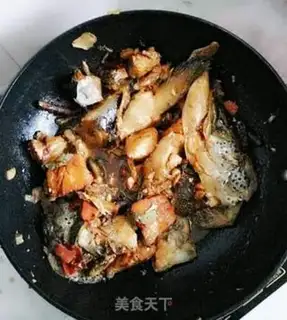 Make Red-hot salmon with fish tails step 5