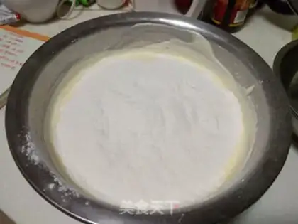 Make Strawberry Charlotte step 3