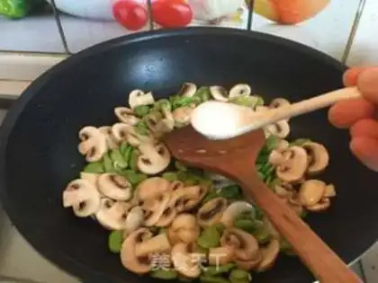 Make Mushroom-peased meat step 9