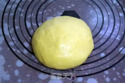 Make Jelly-cracked toast step 1