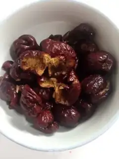 Make Homemade red date yogurt step 5