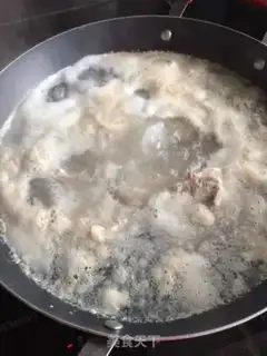 Make Beef fan soup step 1