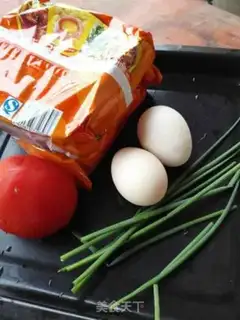 Make Tomato egg noodles step 0