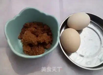 Make Red sugar for egg water step 1