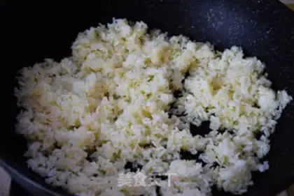 Make Red fried rice step 1