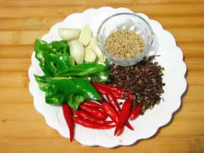 Make Spicy chicken step 1