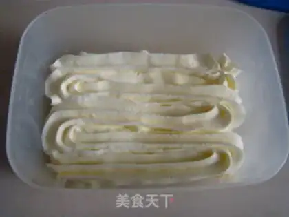 Make Fruit cream box cake step 9